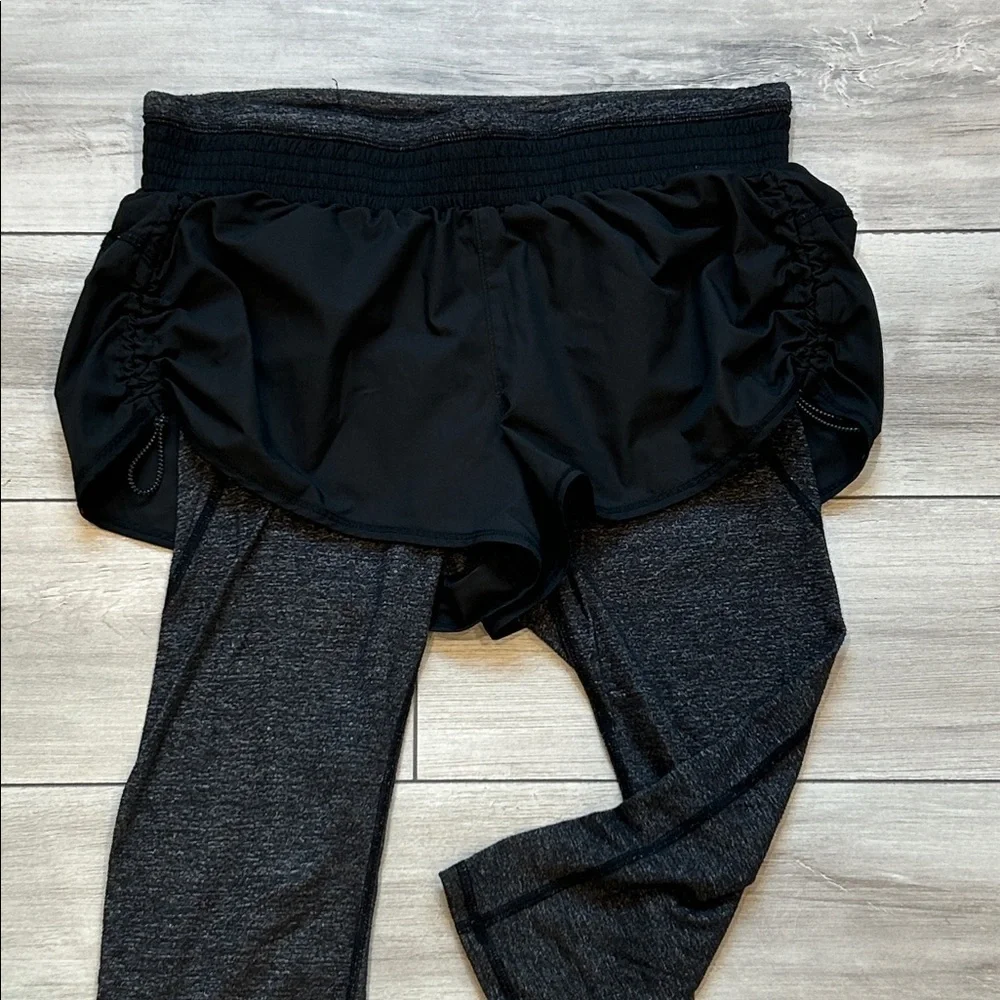 Athleta Go Getter 2-in-1 Knicker Shorts Over Capri leggings size medium